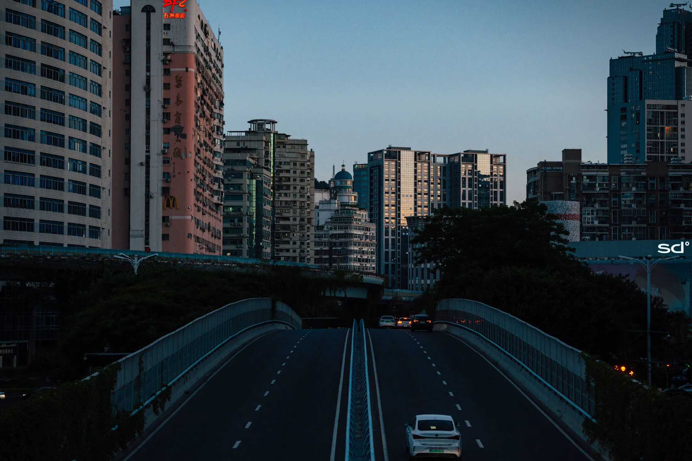 An elevated road in Xiamen at blue hour